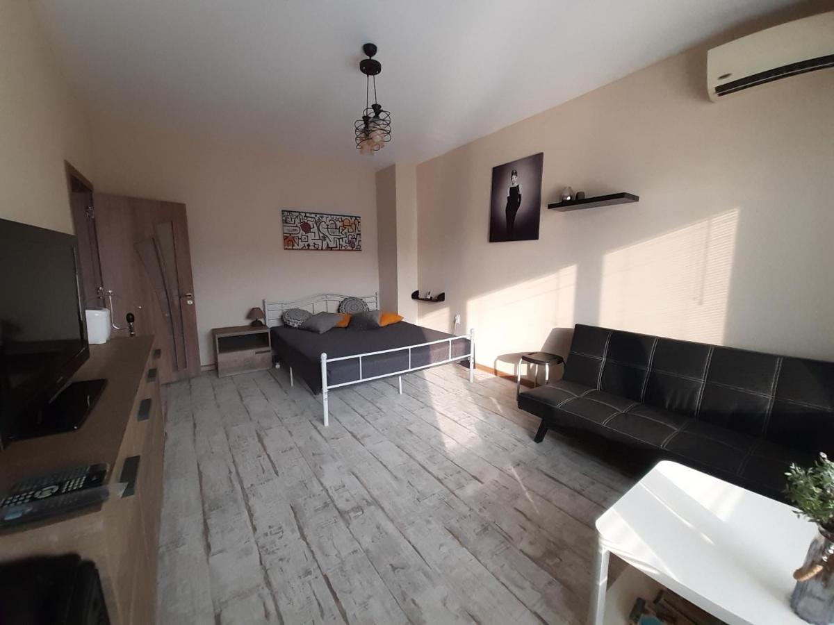 וארנה Lefterov'S Guests Suite מראה חיצוני תמונה
