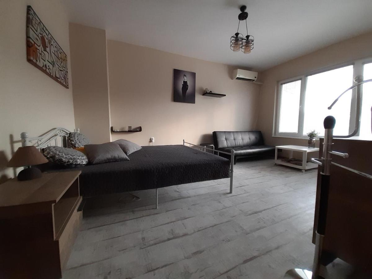 וארנה Lefterov'S Guests Suite מראה חיצוני תמונה