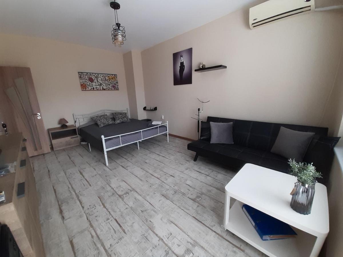 וארנה Lefterov'S Guests Suite מראה חיצוני תמונה